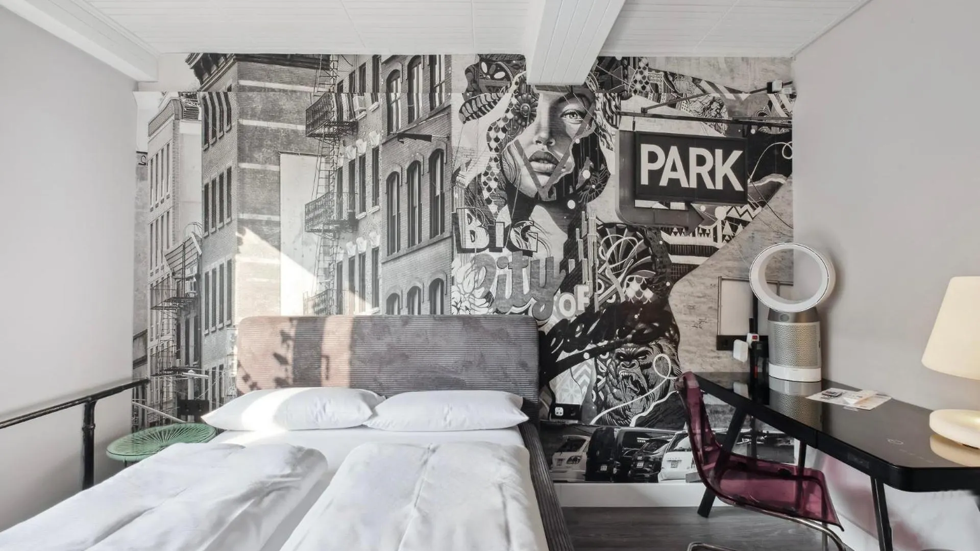 The Room 44 Hamburg Germany